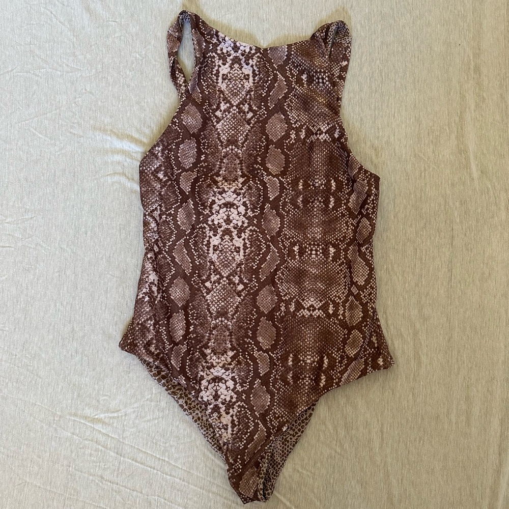 Acacia Paris one piece